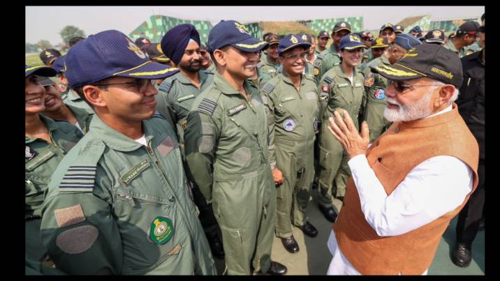 आदमपूर एअर बेस का बंद आहे (1)